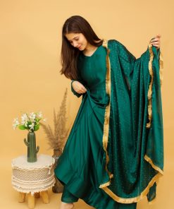 Alternative view of Royal Set