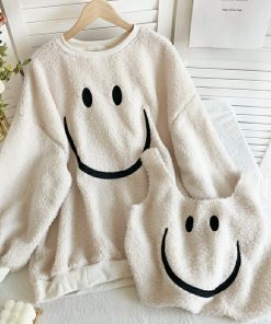 Alternative view of Smiley sweatshirt with bag