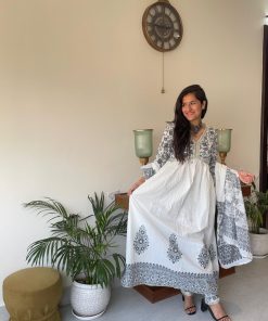 Alternative view of NIMRIT ANARKALI