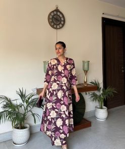 Alternative view of AAURI FLORAL SET